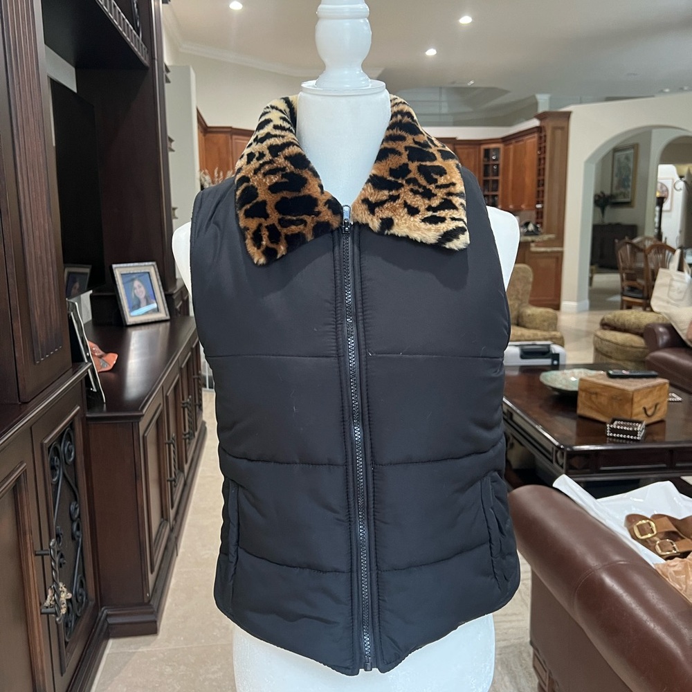 Leopard Collar Black Puffer Vest Vintage